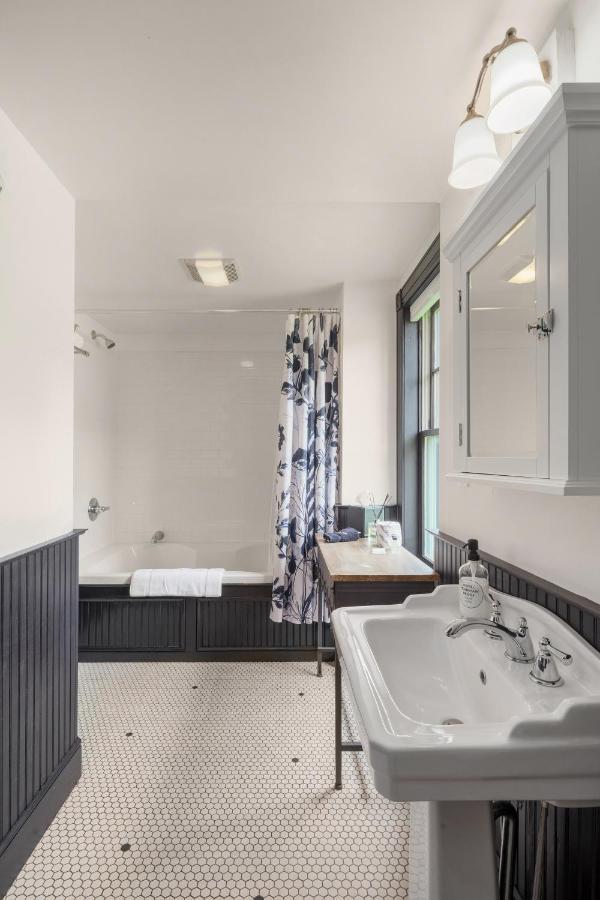 Hotel Mountain Brook Tannersville Bagian luar foto